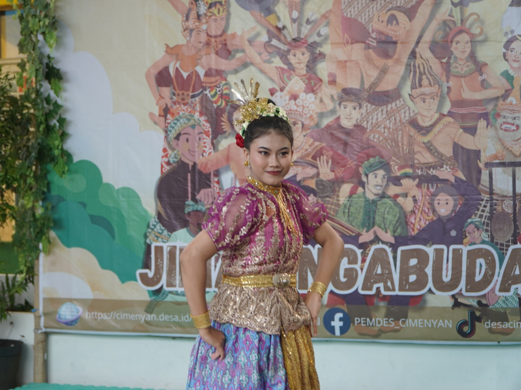 Jaipong Sambut Desa Dalung Harmoni Budaya dan Studi Tiru